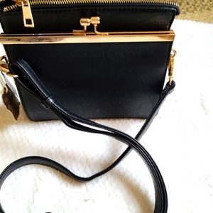 NWT ALYSSA CROSSBODY PURSE